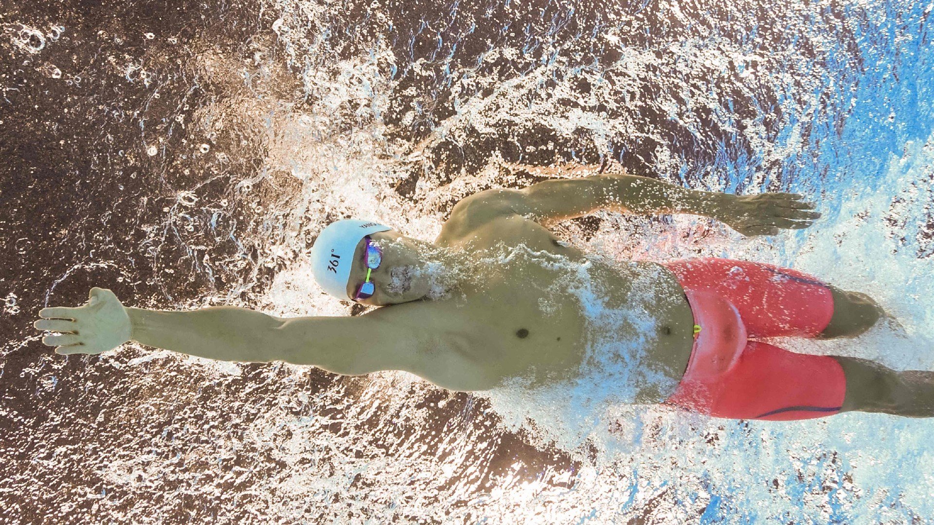 “腰旗橄榄球:新型竞技方式成为东部新区的焦点”